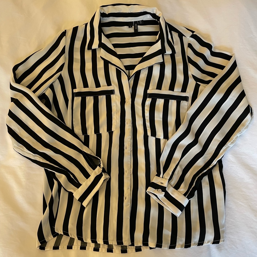 ✨3 for $25✨Vero Moda Striped Blouse